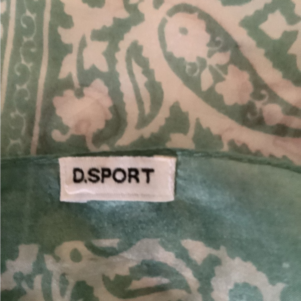 D.Sport Green and White Patterned Scarf/Wrap/Sarong - Picture 10 of 10